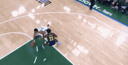 新球体育APP-纪录之夜变荒诞之夜 字母哥红温暴走酿寻球闹剧