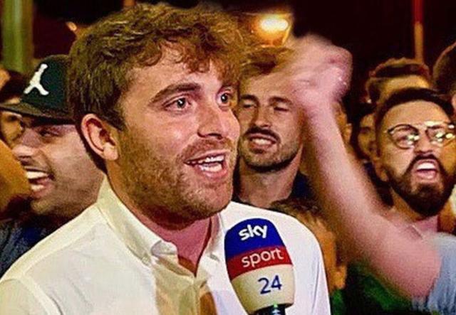 新球体育比分-“转会专家”罗马诺回顾夏季转会窗：我爱这种疯狂！